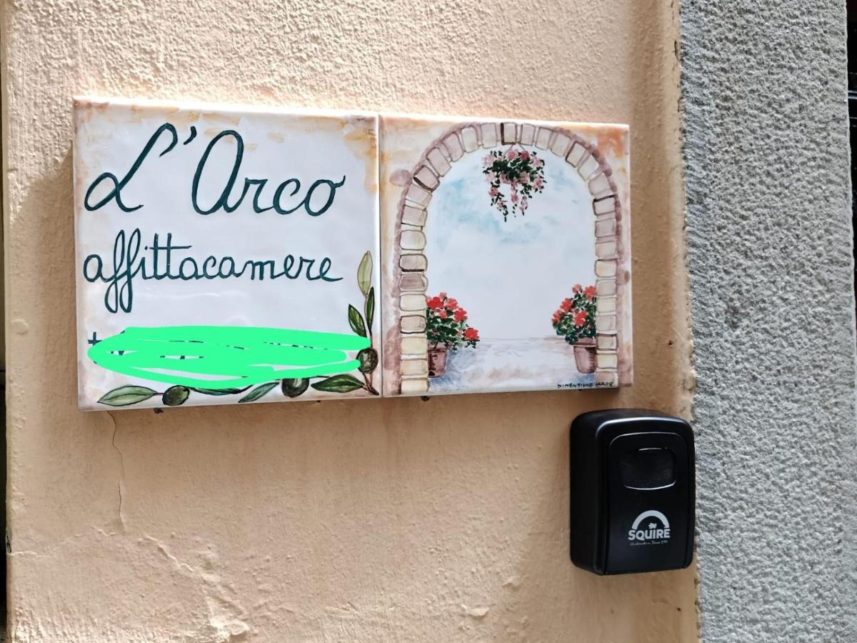 Affittacamere L'Arco Volastra Bagian luar foto